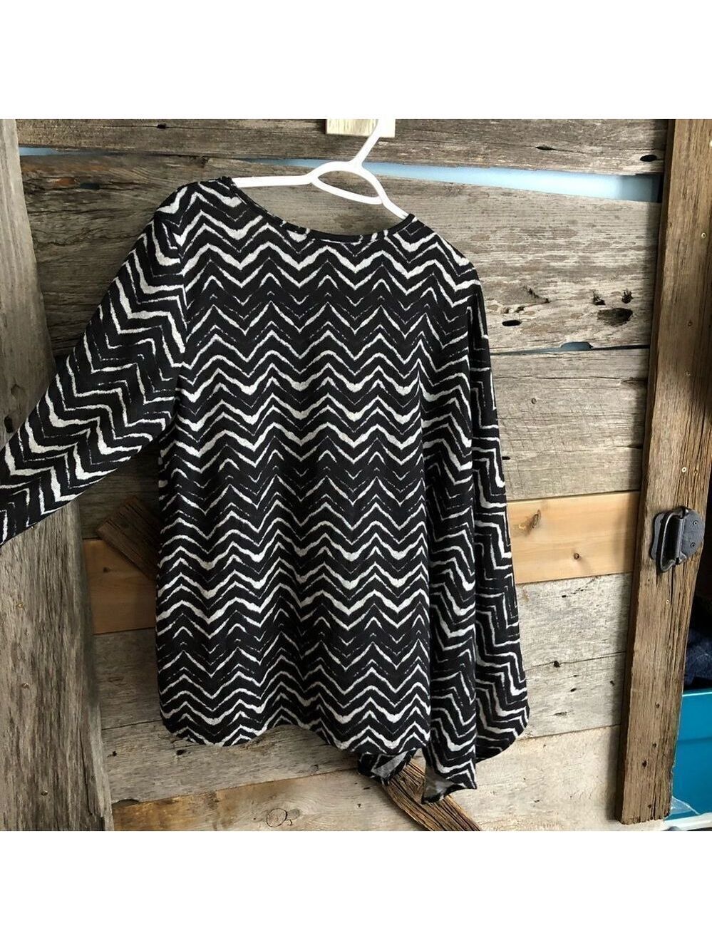 Melanie lyne size large poncho/Sweater, black/Grey one sleeve sweater - Picture 3 of 4